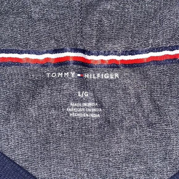 Tommy Hilfiger cropped hoodie with hood - Picture 3 of 3